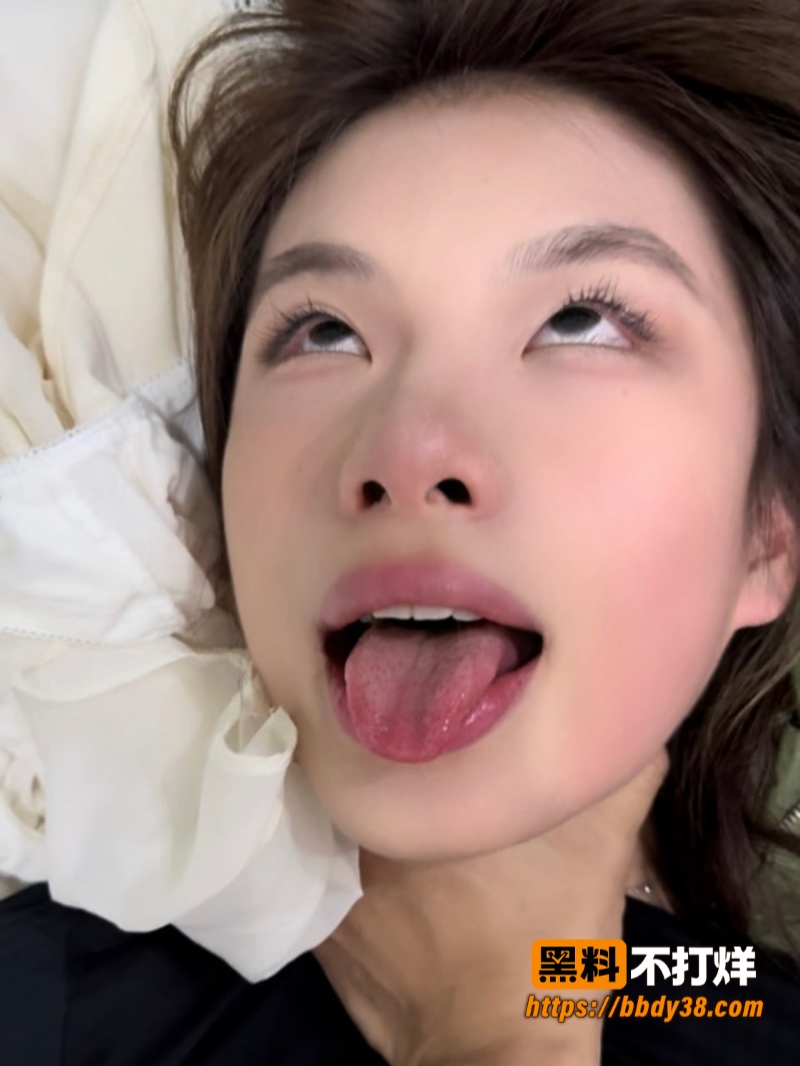 广州极品颜值大奶反差婊苏玲娜21