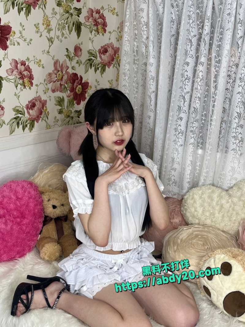 日本嫩妹公园自慰视频 1