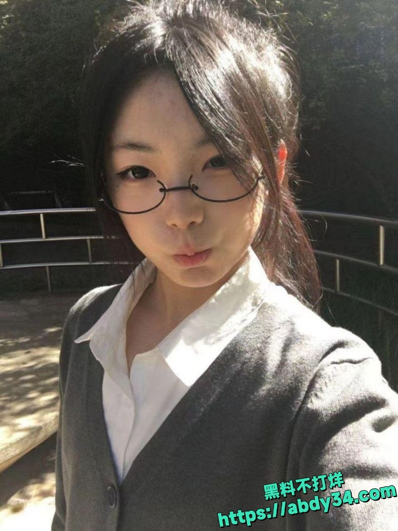 范诗敏与男友做爱视频10