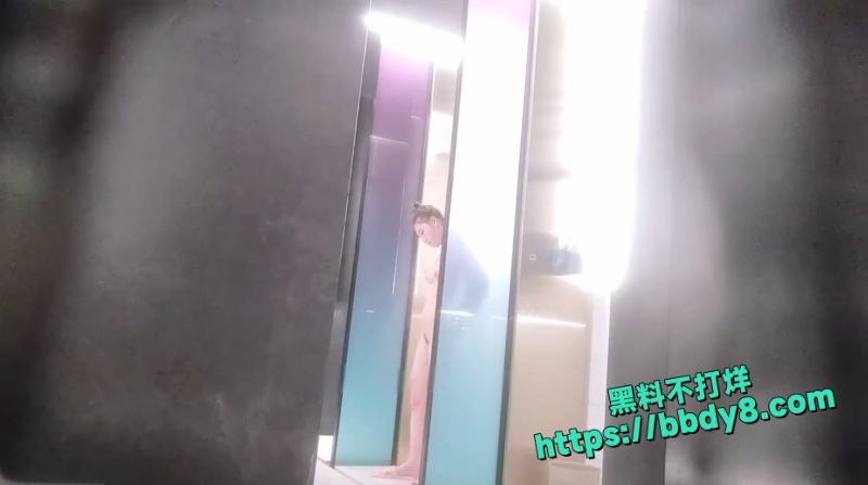 偷拍洗澡 9