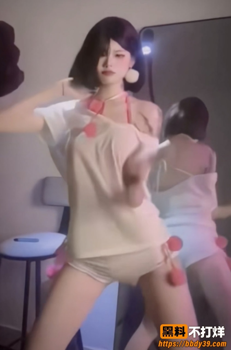 各种骚货换装1