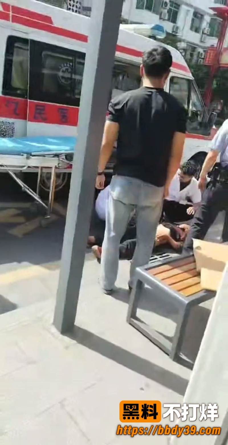 陕西汉阴龙岗阁流浪老太受侵害事件 4