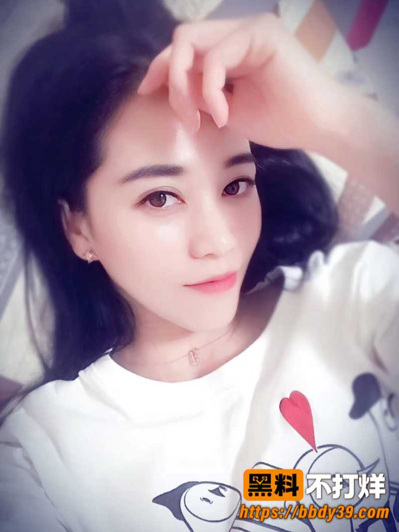 约炮大神胡子哥女主赵一蕊早年照片曝光 清纯小姑娘竟被调教成母狗