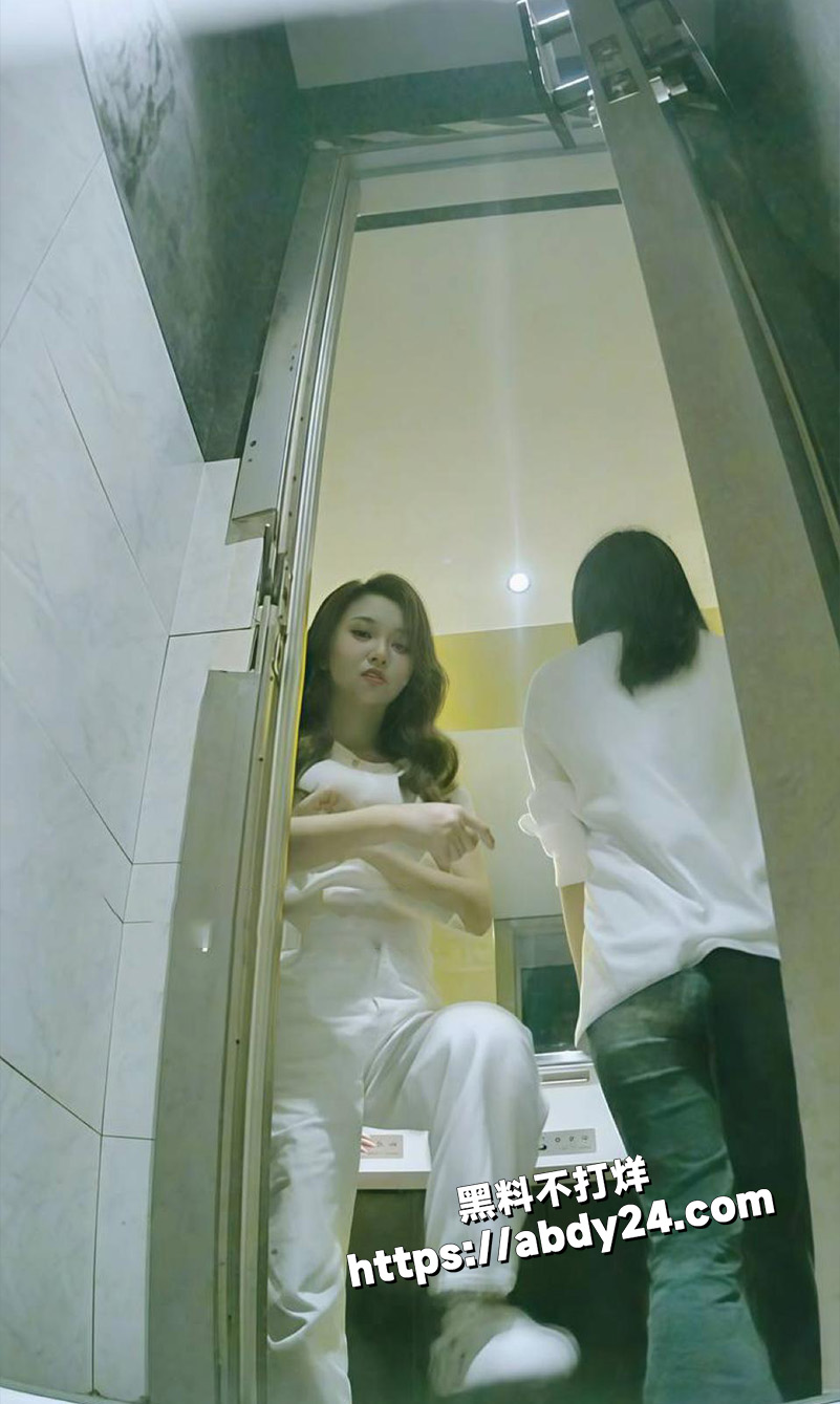 精选厕拍!女厕偷拍高8
