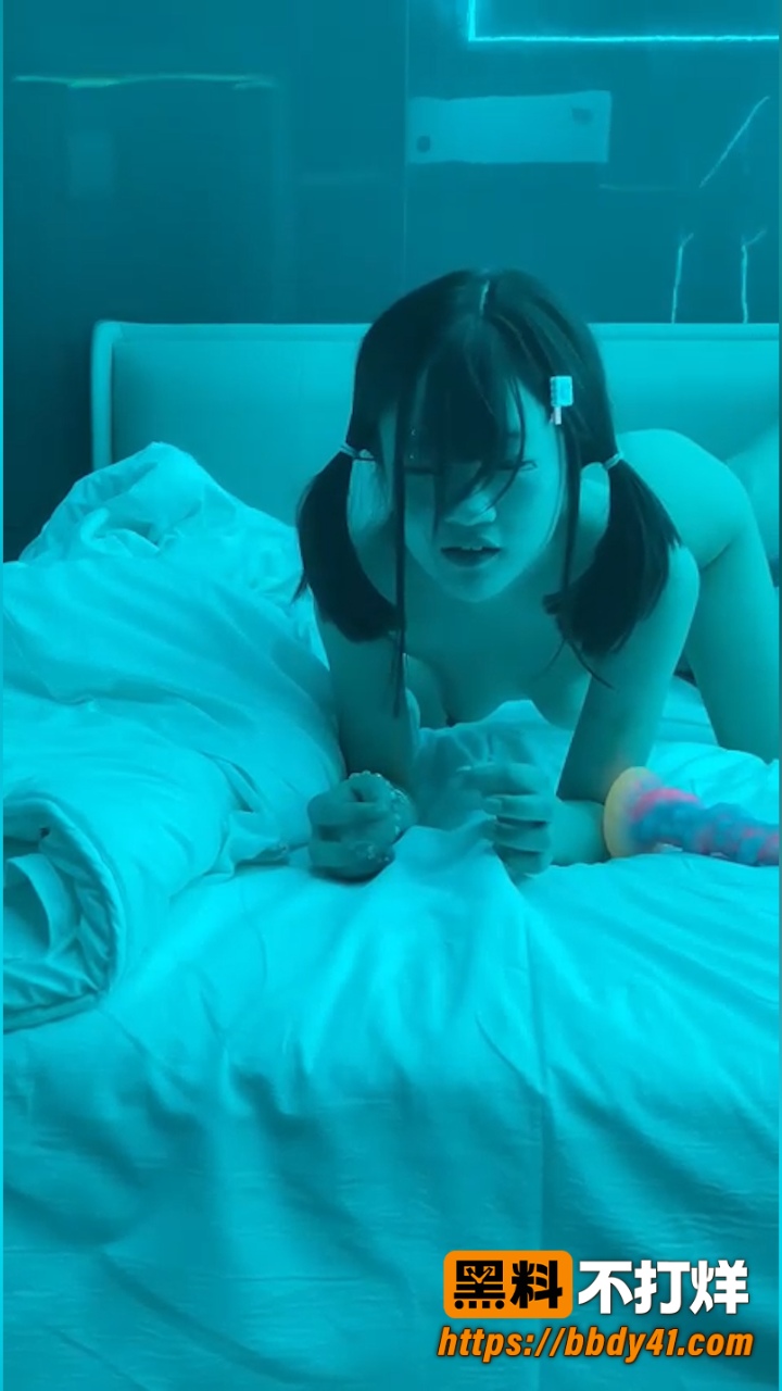 推特专攻嫩妹的约炮大神paock7