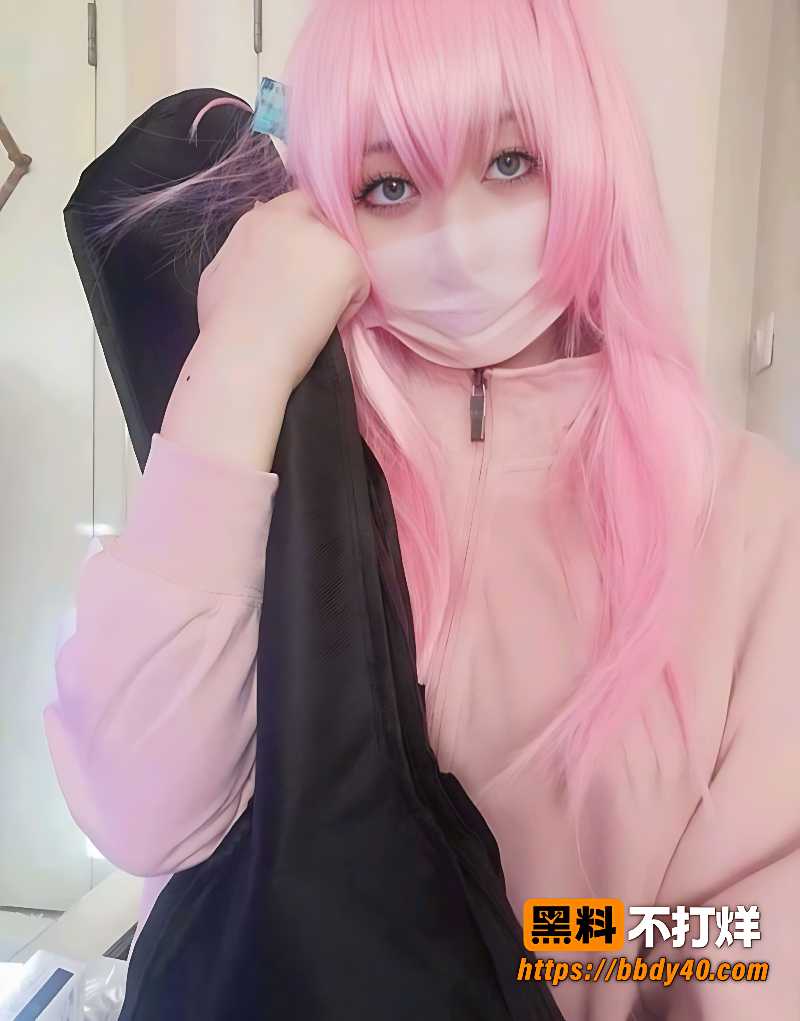 王晨私拍视频流出 白丝诱惑还用黄瓜挑逗 露胸自慰细节一览无余 纯欲反差极强