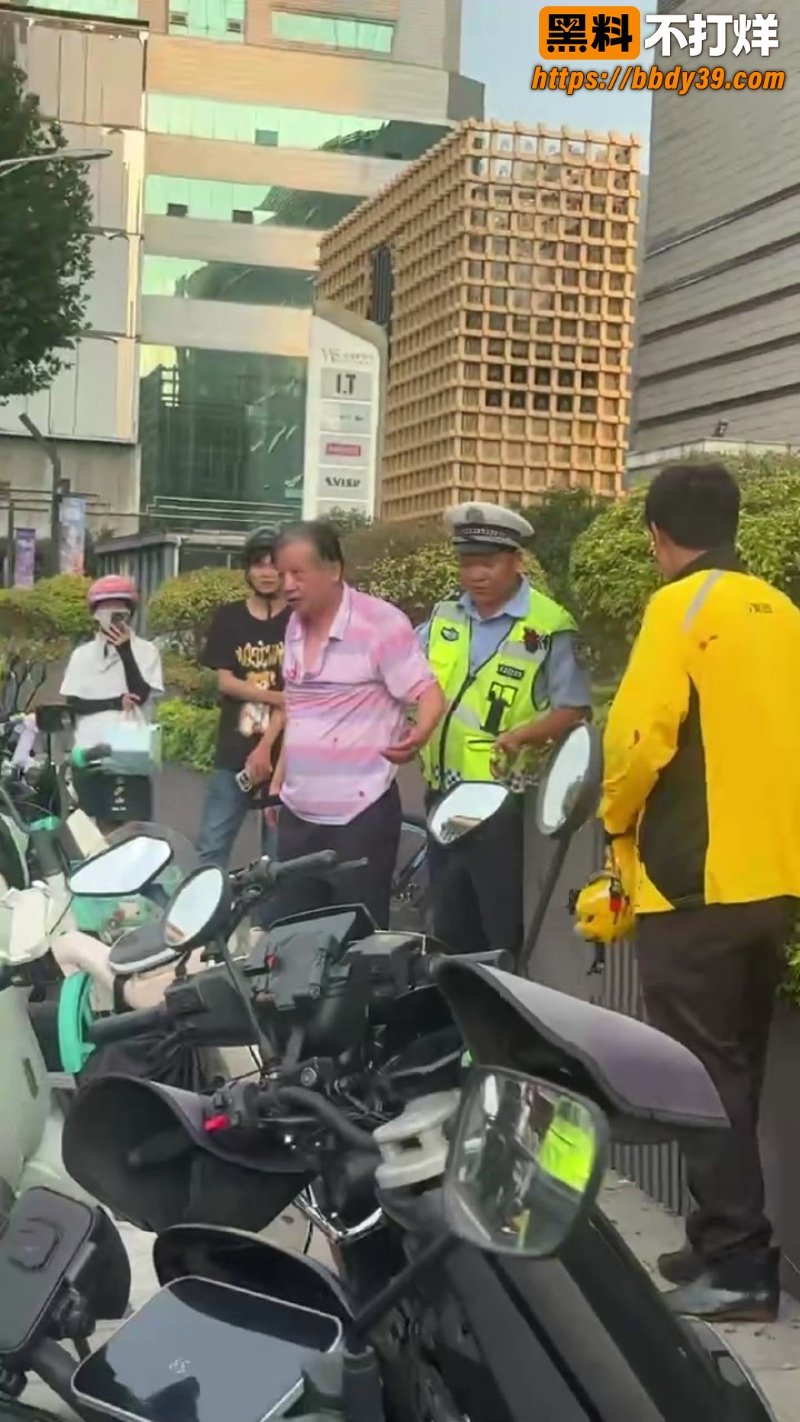 武商梦时代街头冲突  6