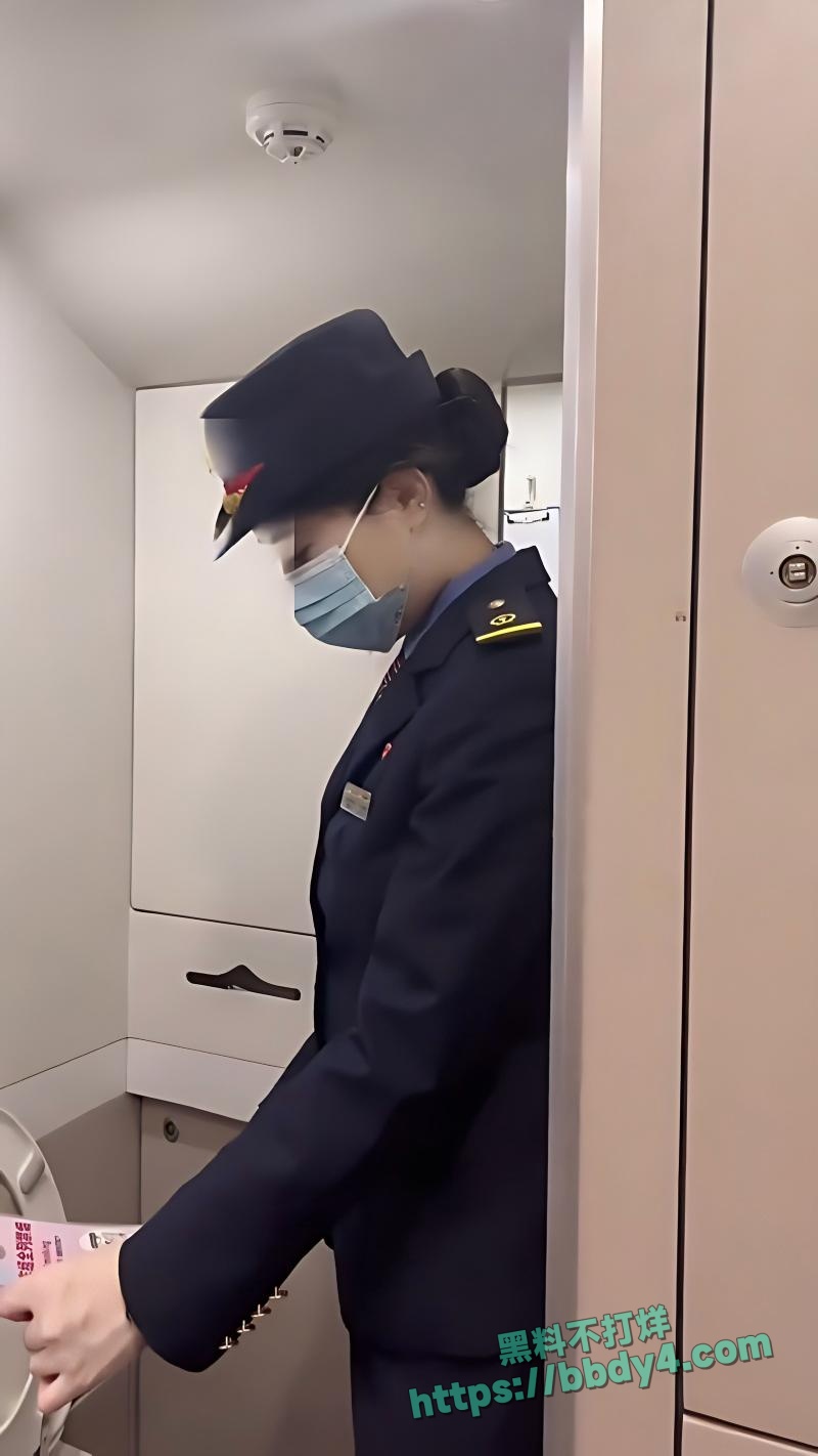 标题:推特高颜值博主乘务盈盈04