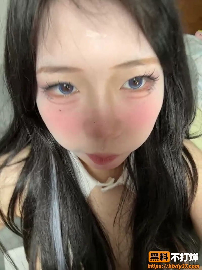 st站07年精神小妹自慰9