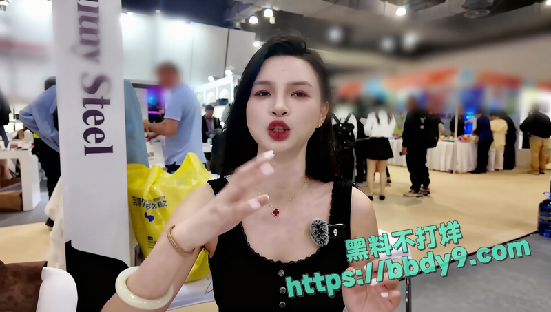 上海成人展现场王竹子1