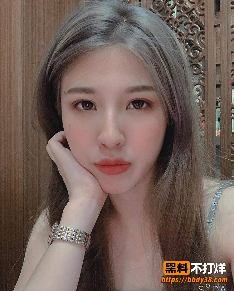 老师约炮女生照片9