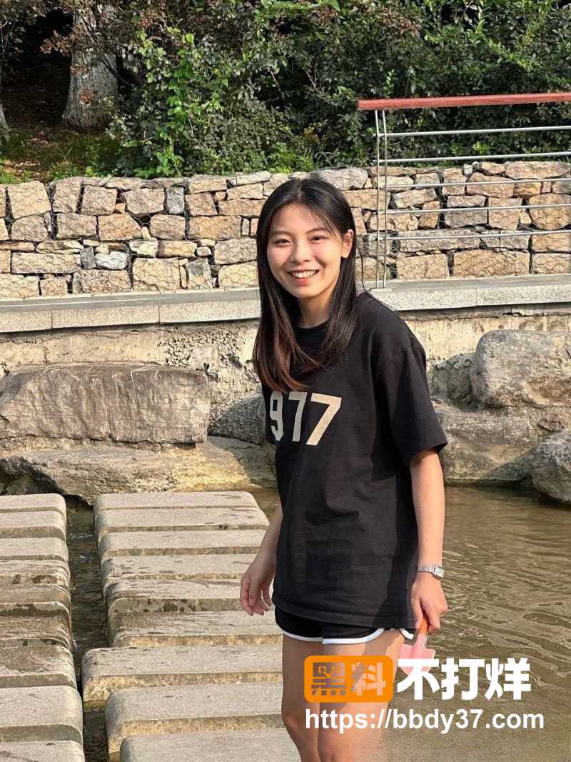 卢绘旭私密视频流出2