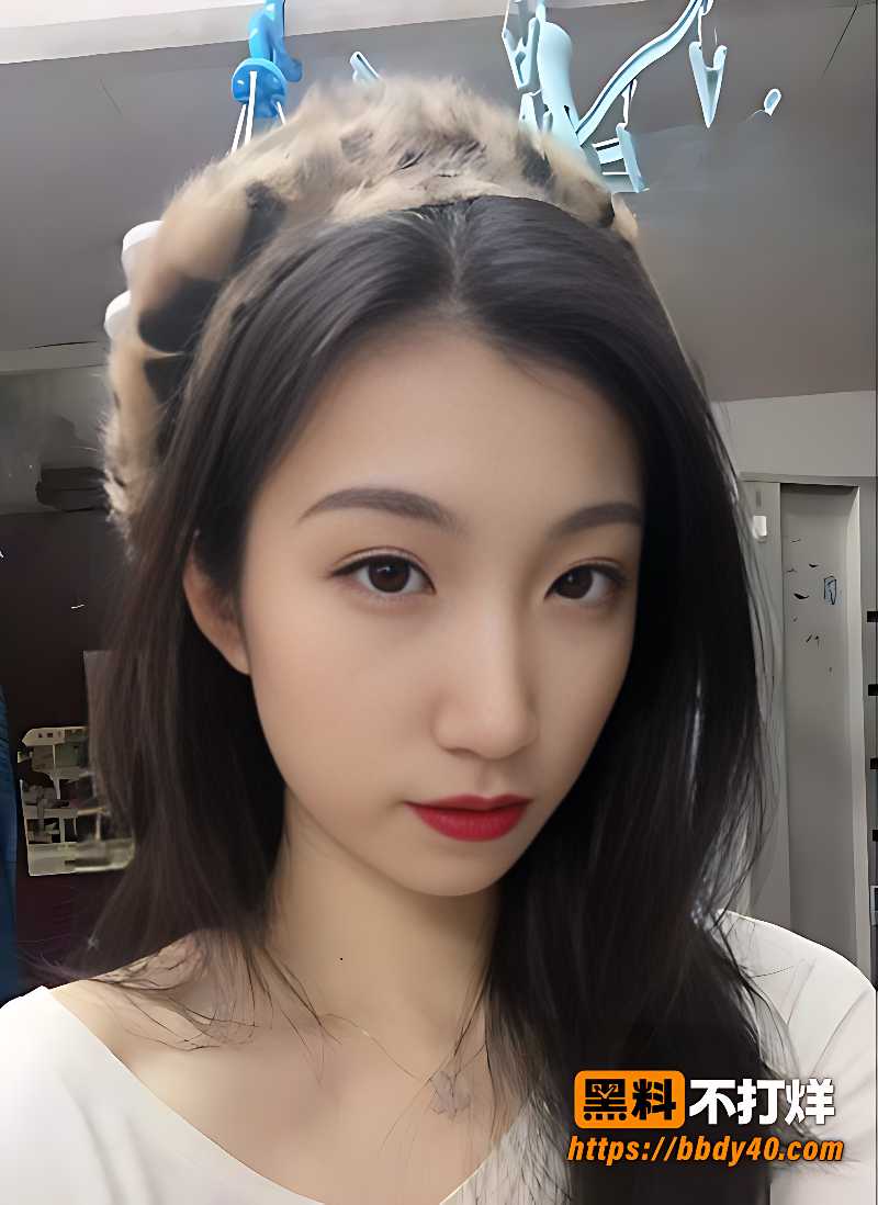 卧室亲吻纠缠