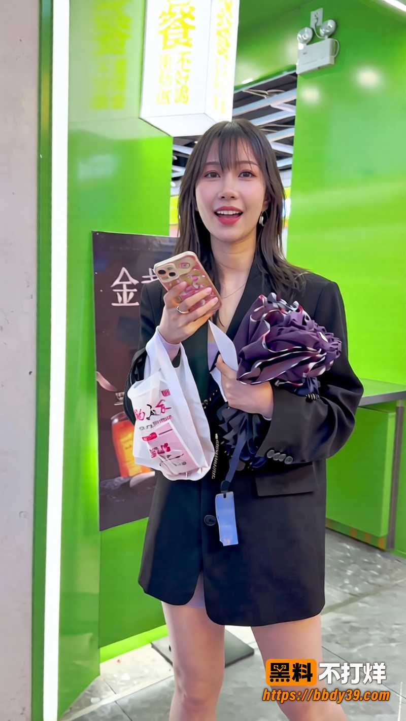 裙底内衣特写