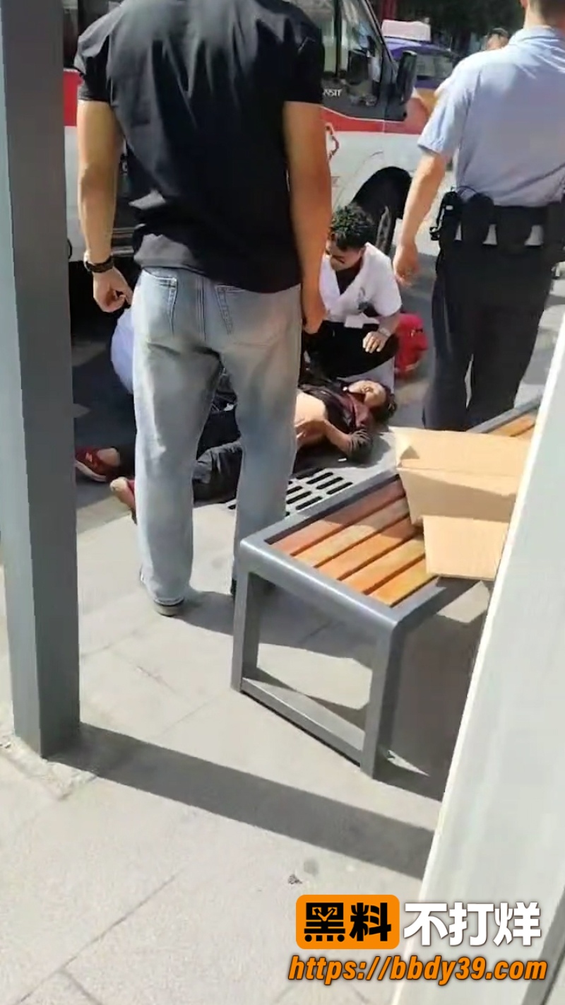 陕西汉阴龙岗阁流浪老太受侵害事件 8