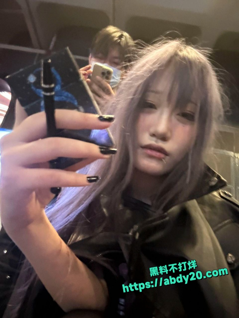 地雷系精神小妹李欣妍调教合集流出 4