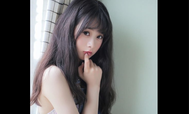 【原创首发】(9)原创、海边的暧昧,想探寻⼤胸表妹的私密地带,甚⾄想在海边强奸她。。。16p