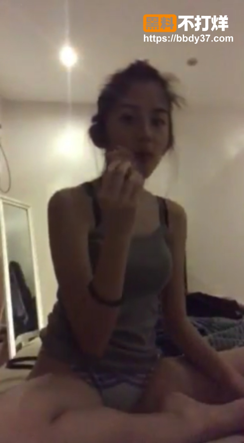越南精神小妹跟男友操逼