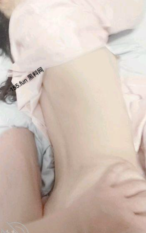【原创首发】强奸了⼀奶同胞的亲妹妹,趁她睡觉时候插了进去,露脸⽆码只为真实 12P