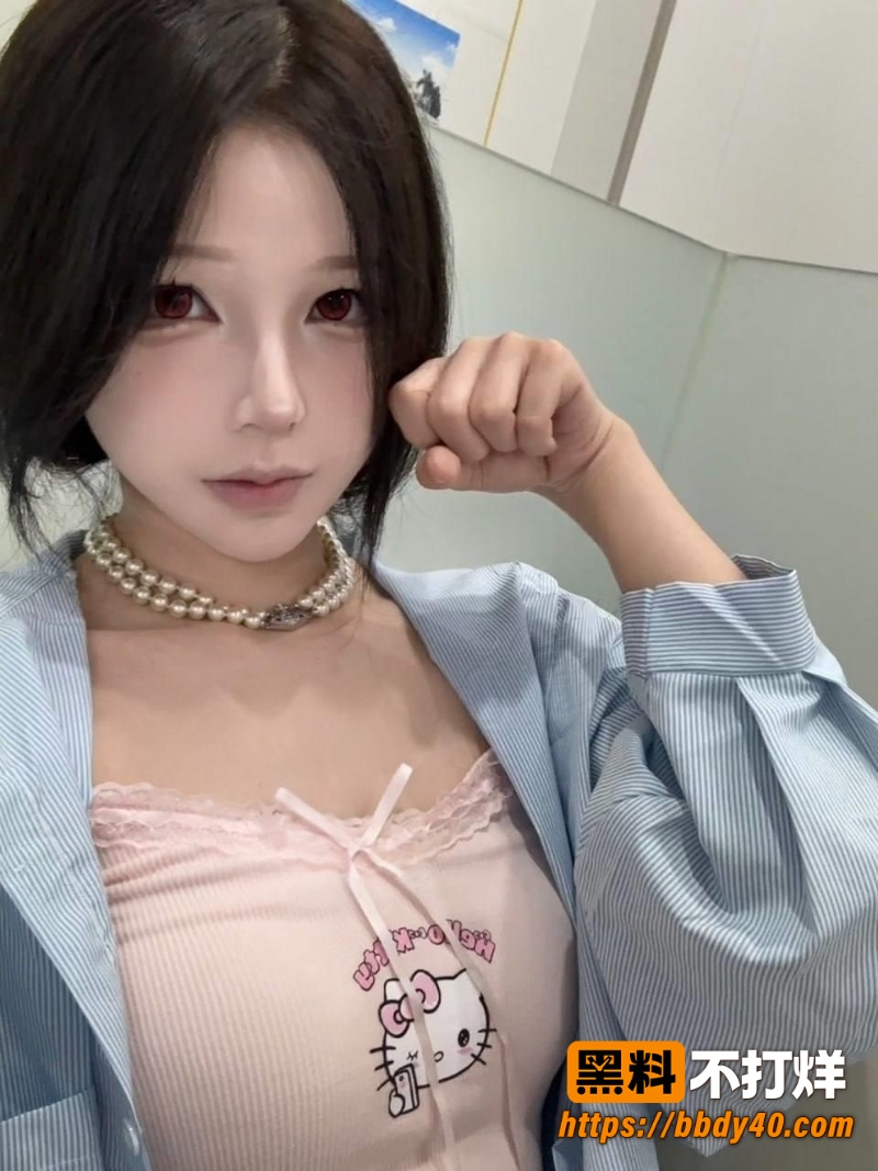 推特清纯脸福利姬Duvet 25