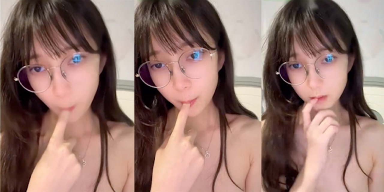 网红语宁宁宁 眼镜良家嫩妹露点自慰 骚穴拉丝 勾引你来操