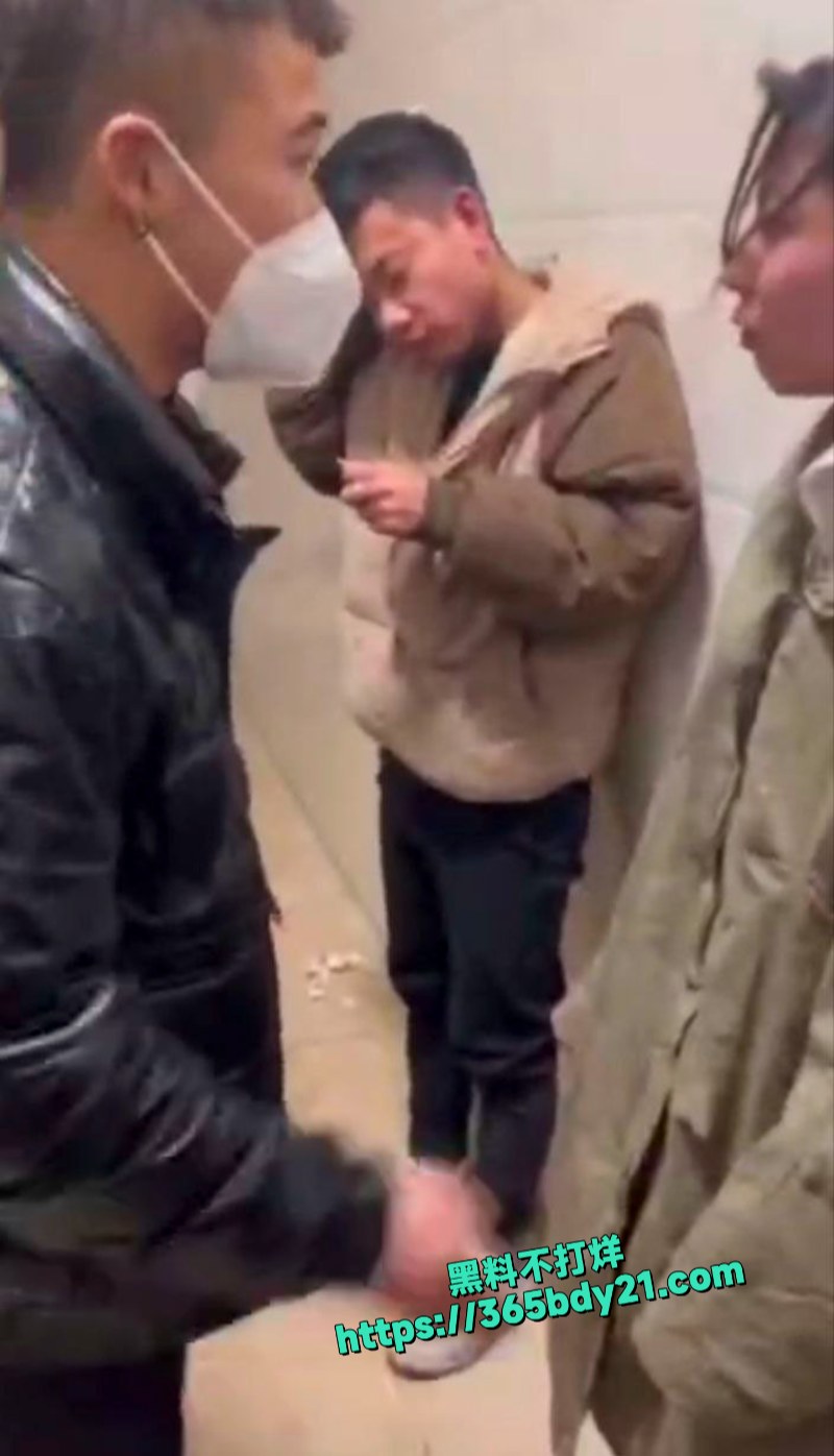 原配捉奸暴打奸夫淫妇现场实况 1