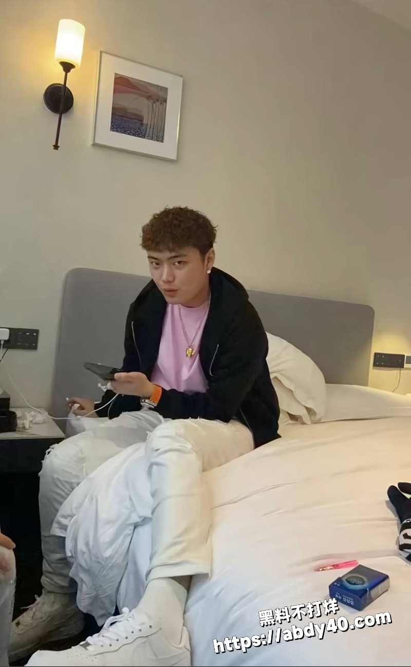 女主爆料说唱歌手TopBarry睡粉丝12