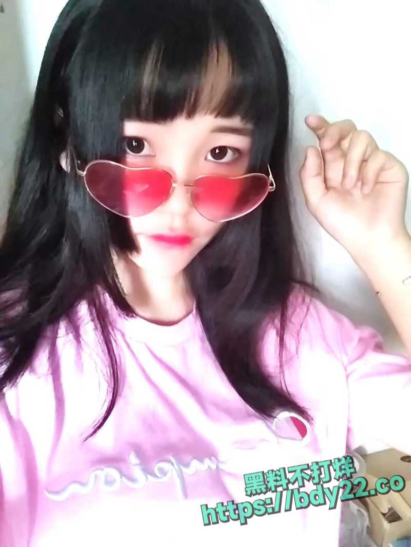 易梦雯50.jpg