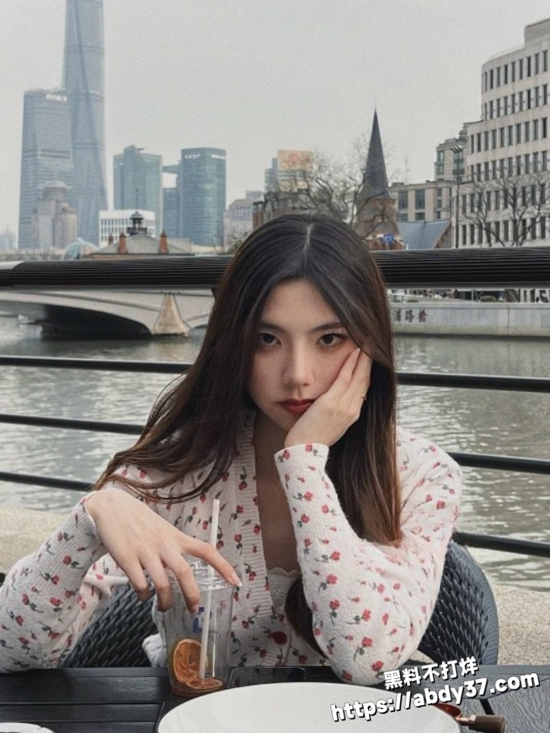 深圳大学反差女大江婉2