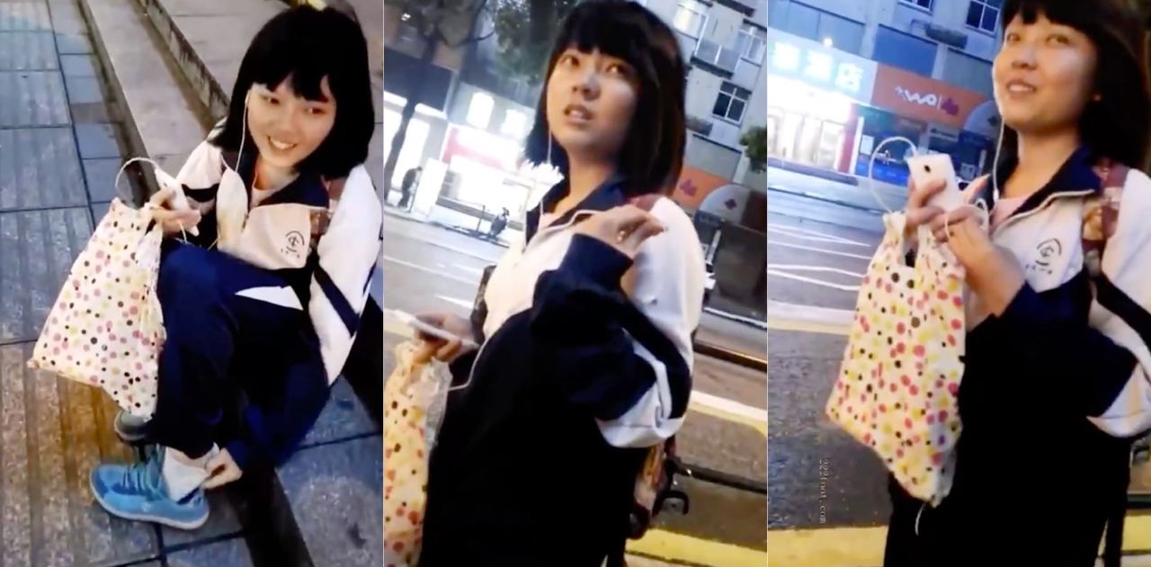 超劲爆大佬在大街上高端搭讪学生妹,在线脱袜摸脚!