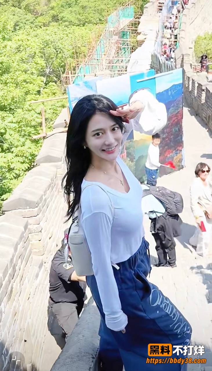 老师约炮女生照片1