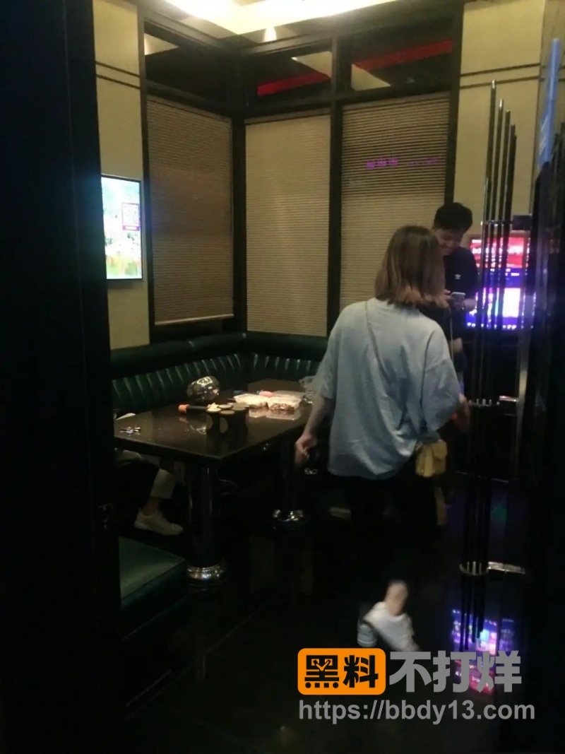 私人影院陪睡 12
