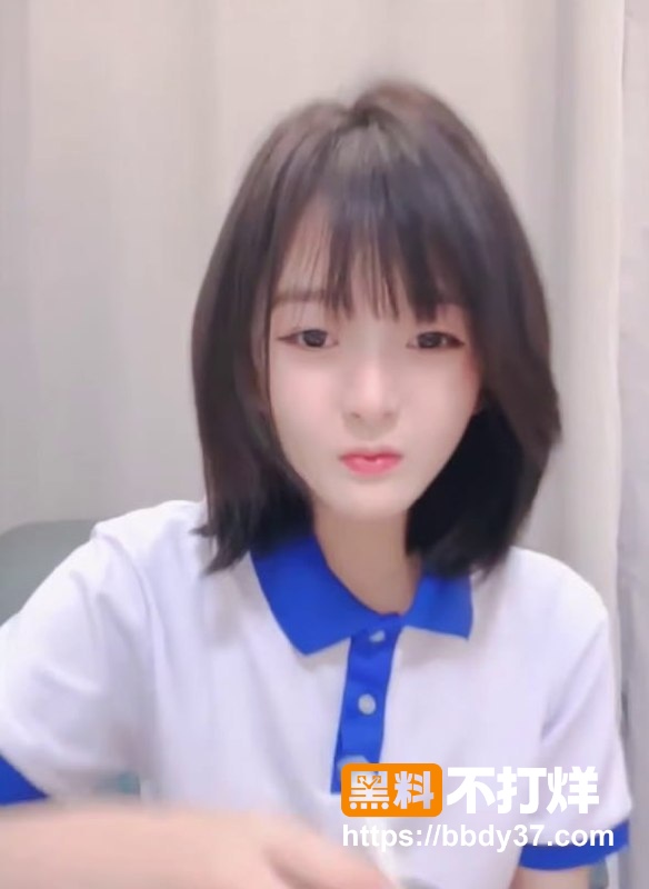 清纯短发学生妹直播下海2