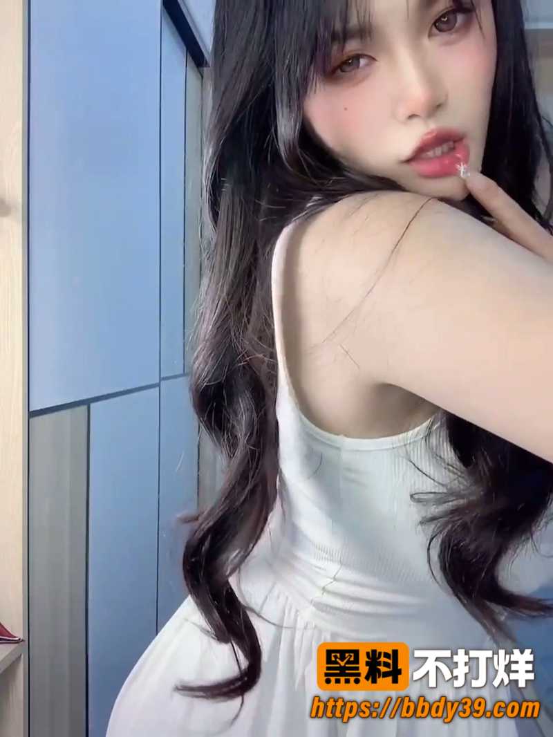 快手巨乳美臀女神猫猫1V1私密流出 自慰揉奶发骚吐舌勾引金主 纯欲外壳下的肉欲本能彻底爆发