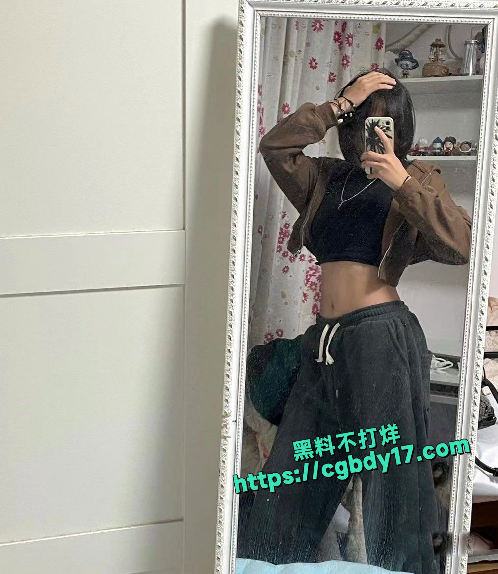 山西运城某学大一短发清纯学妹，实则母狗一只19