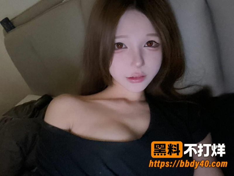 推特清纯脸福利姬Duvet 18