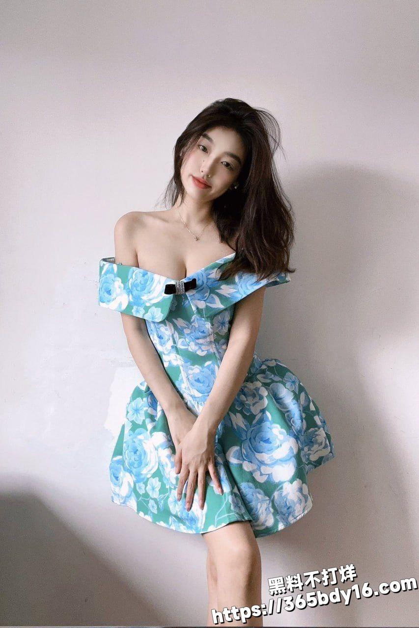 清秀短发美女1