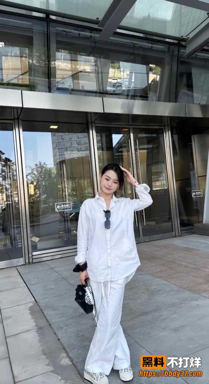 清纯大学生私下竟是金主胯下母狗 在出租屋被花式无套后入猛操 要不说有钱可以为所欲为
