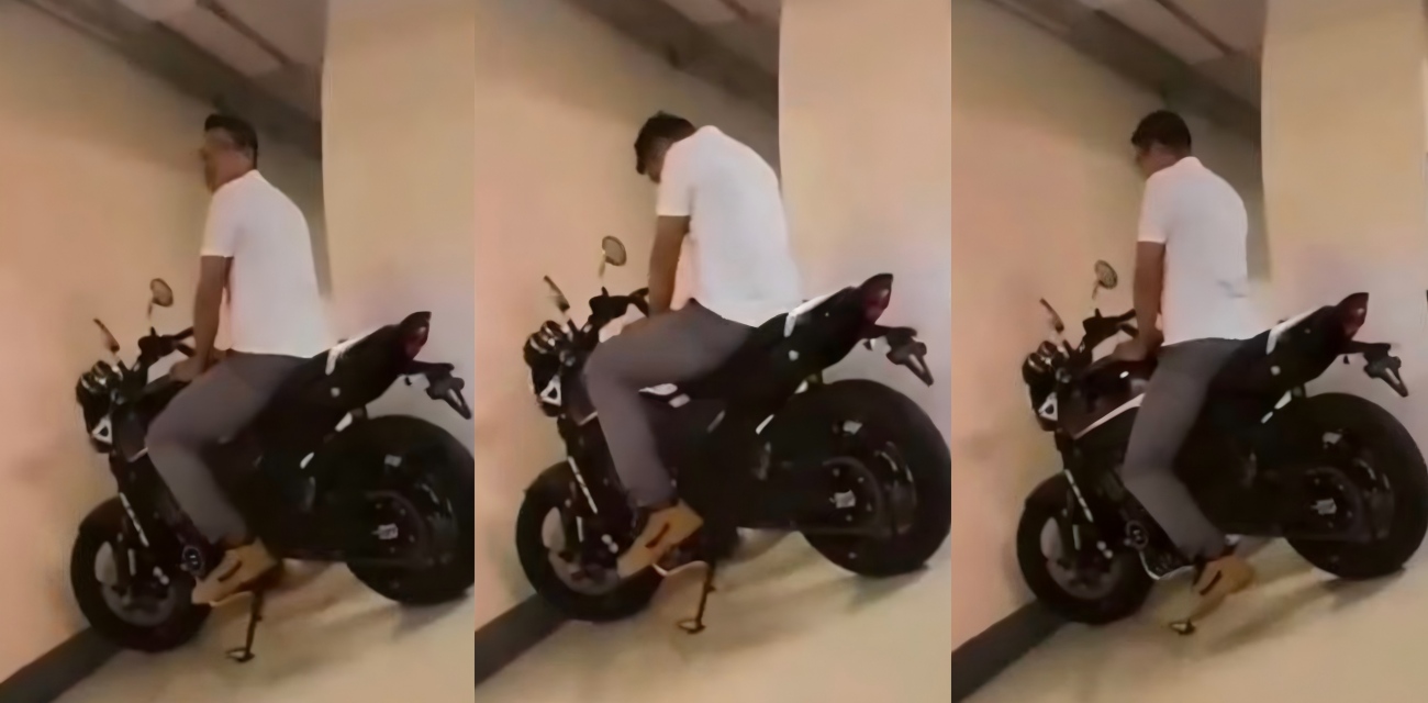 哪位神仙又跑出来操人家摩托车了?这都没洞的吧 这鸡鸡可以日哪啊 车主看监控脸绿了