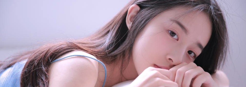 丝袜骚妻真实微露脸附生活照 口活一流 浓密黑森林极品五官 贵在真实