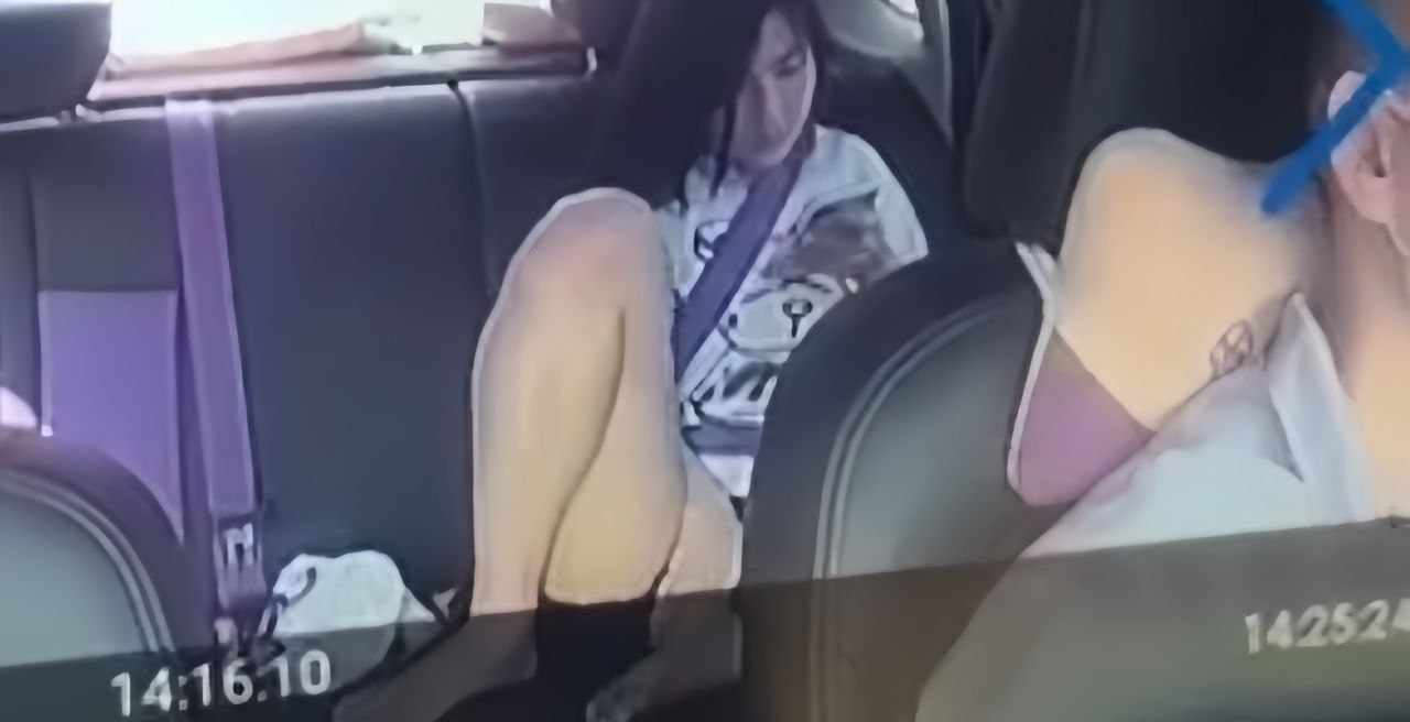 出租车司机出门拉客挣点外快,遇到变态女乘客在车上自慰做任务,是晦气还是福气?