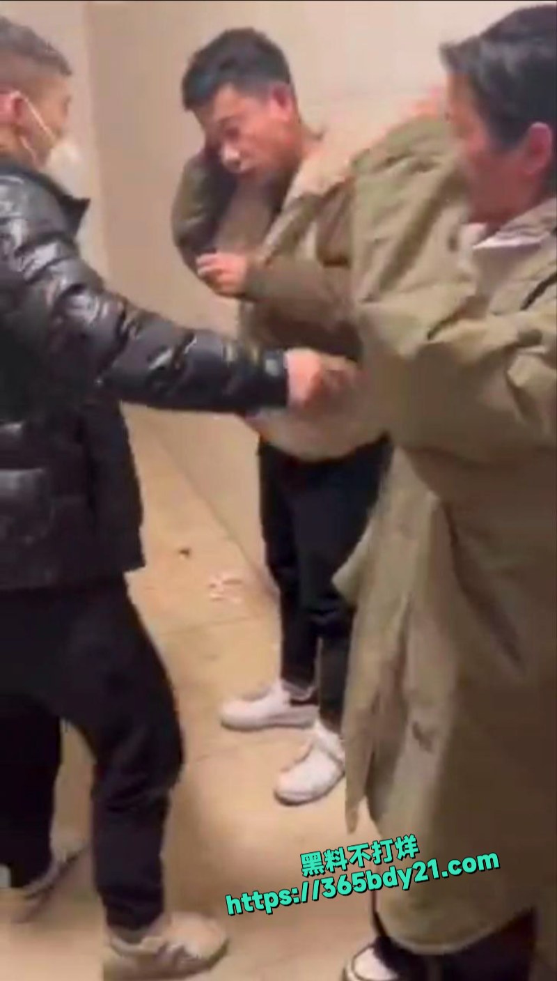 原配捉奸暴打奸夫淫妇现场实况 4