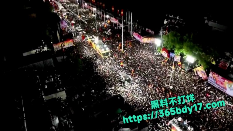 印度泰米尔纳德邦踩踏大事故 5