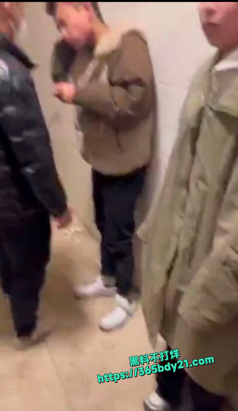 原配捉奸暴打奸夫淫妇现场实况 2