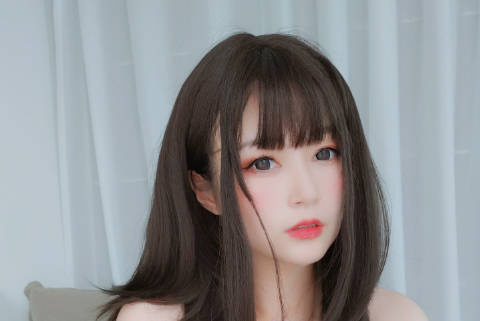【原创首发】(2)拿着姐姐换下来的丝袜打飞机,全部射到姐姐丝袜上。4p