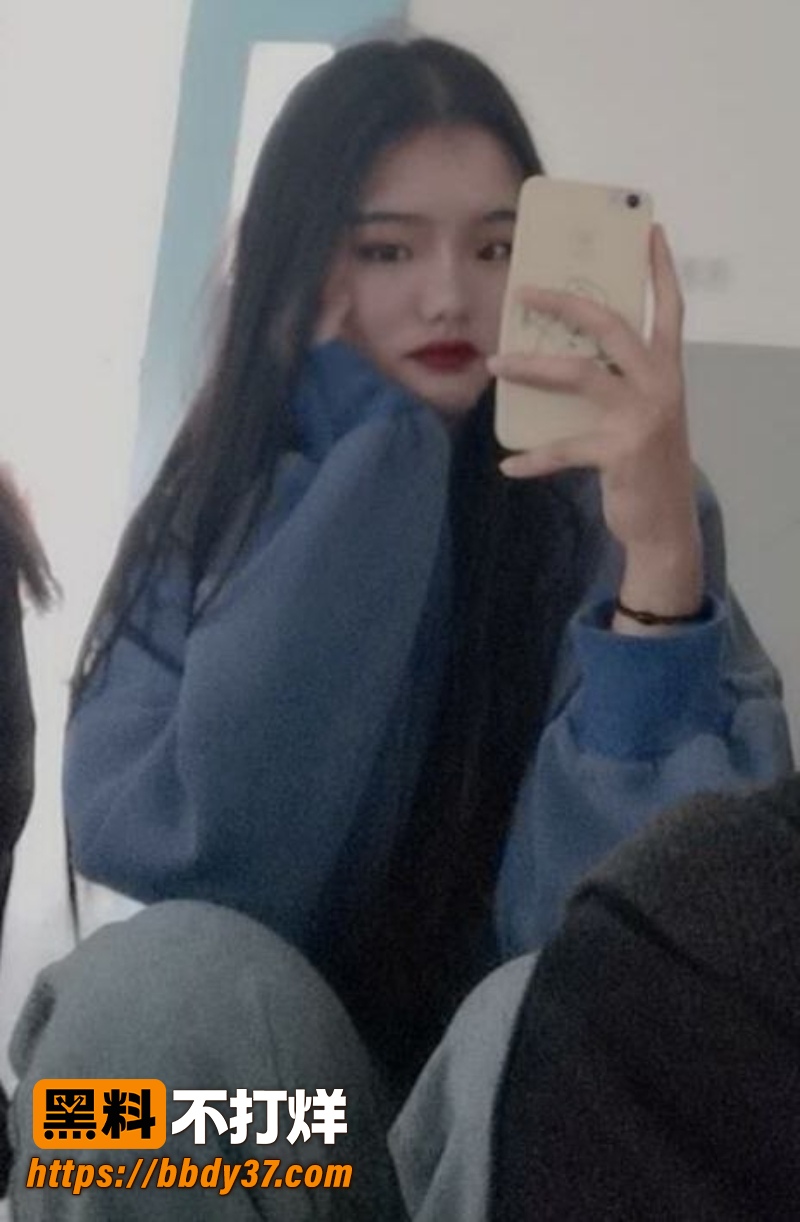 粉丝投稿骚女友 4