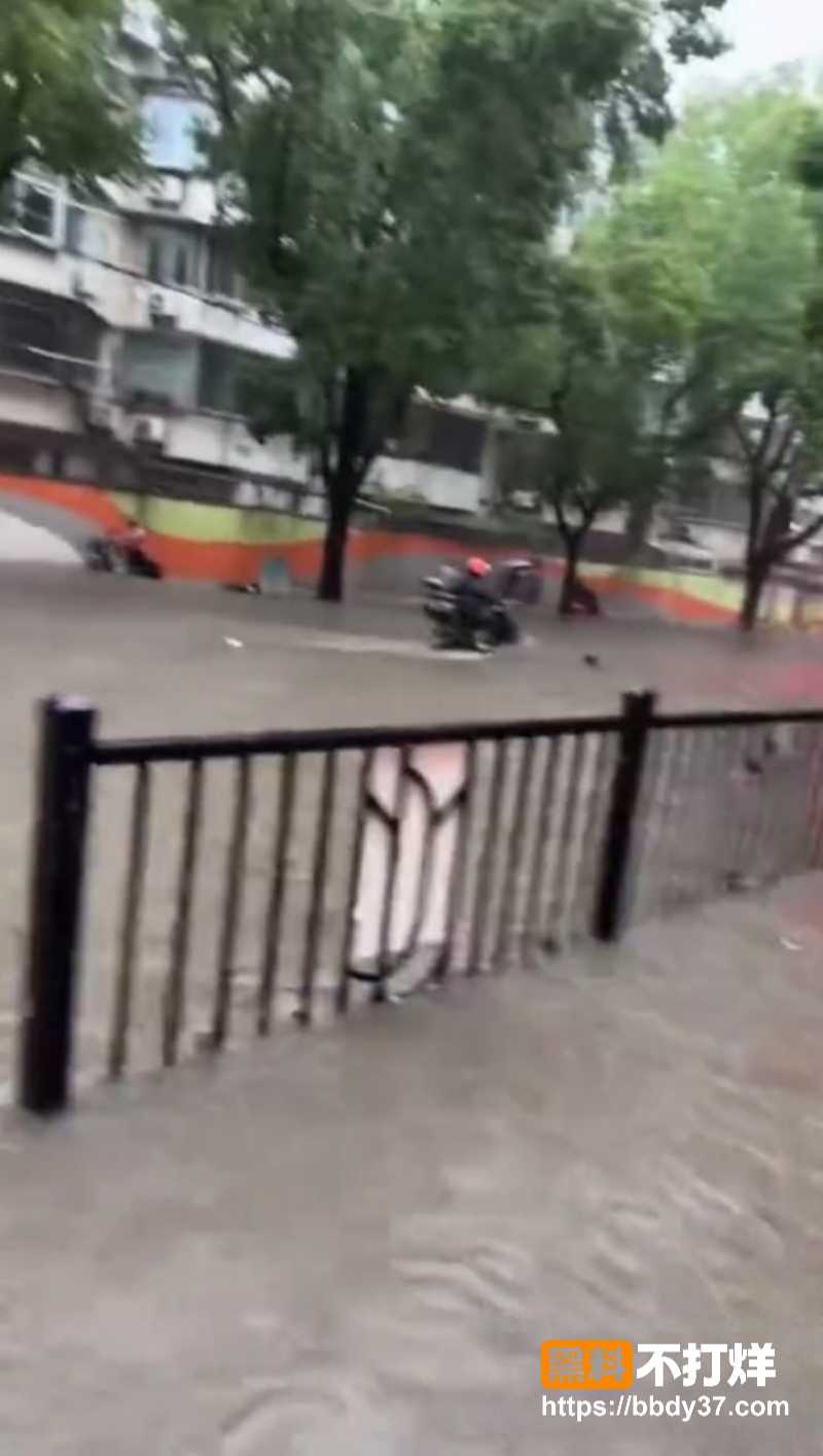 上海特大暴雨内涝4