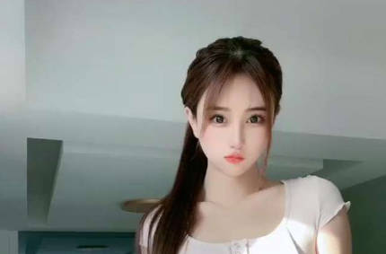 【新奇视频】美女教你正确打飞机的方法！