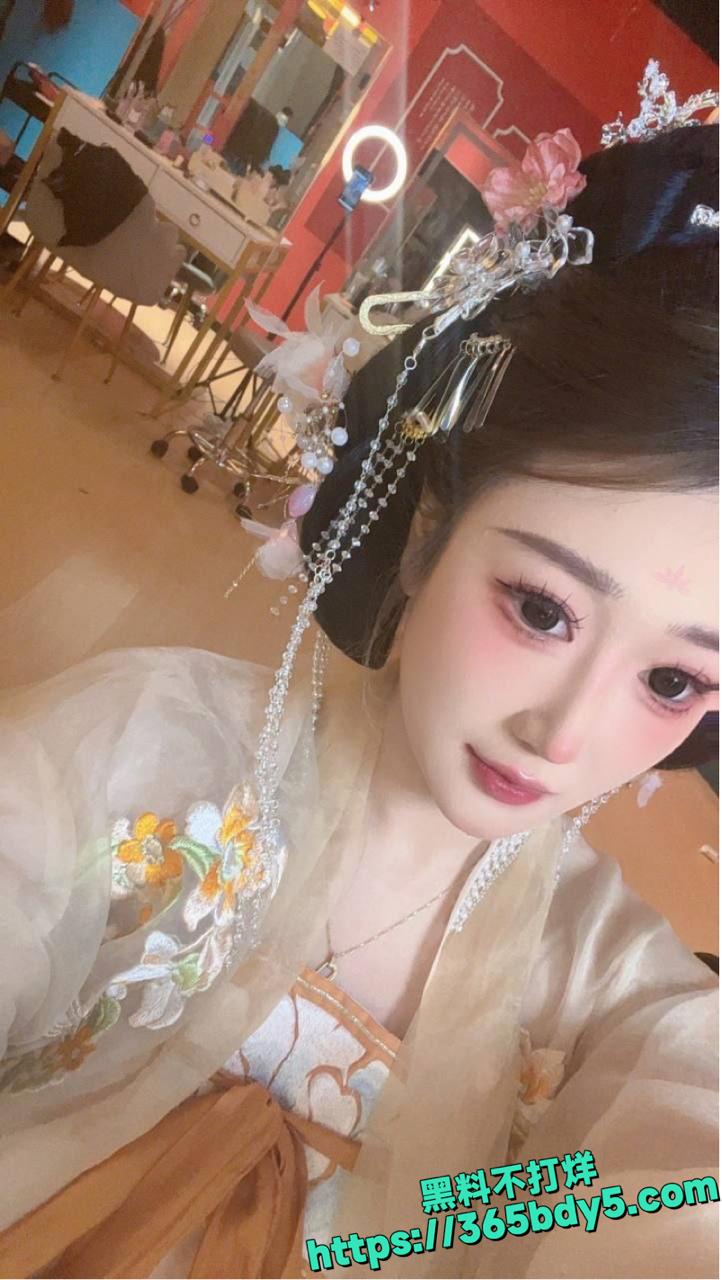 西安大唐城网红母狗私密视频曝光5