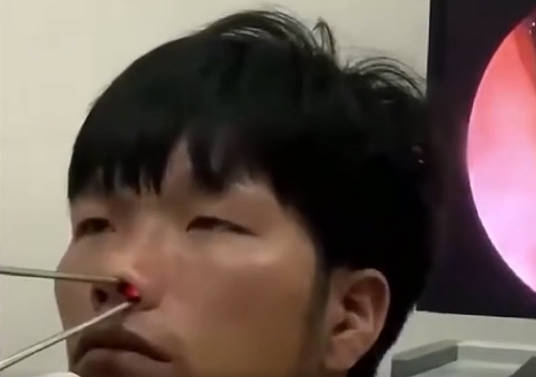 【新奇视频】 啥玩意你都敢吸?是吗!